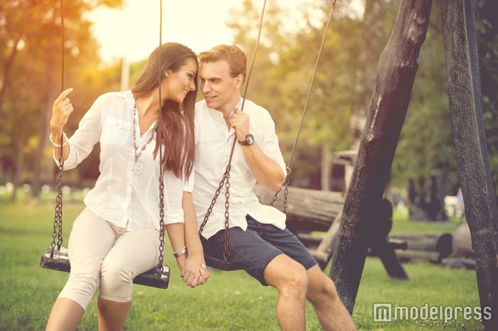 普段の行動は男性に見られている!(photo-by-Igor-Mojzes/Fotolia)