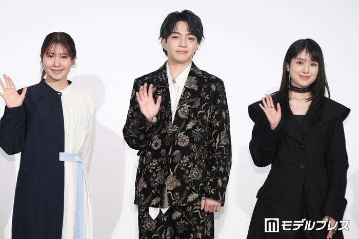 酒井麻衣監督、西畑大吾、福本莉子(C)モデルプレス