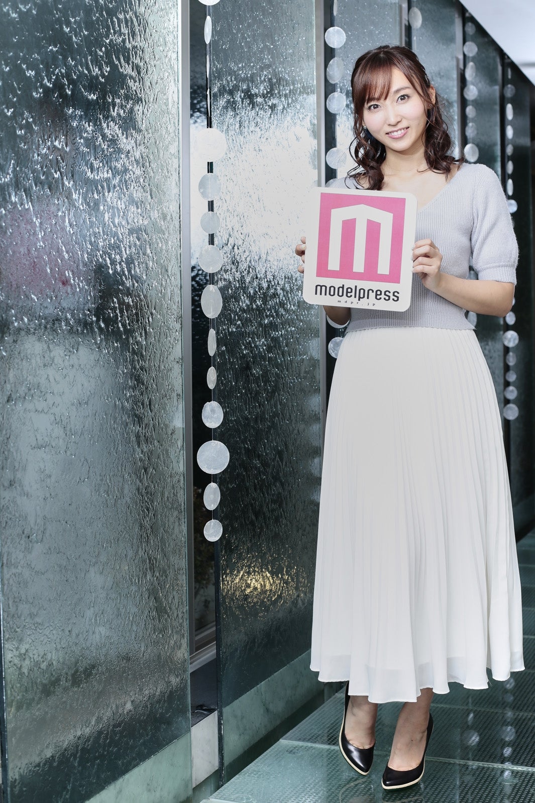 吉木りさ(C)2016 Warner Bros. International Television Production Limited. Allrights reserved.(C)YD Creation All rights reserved.