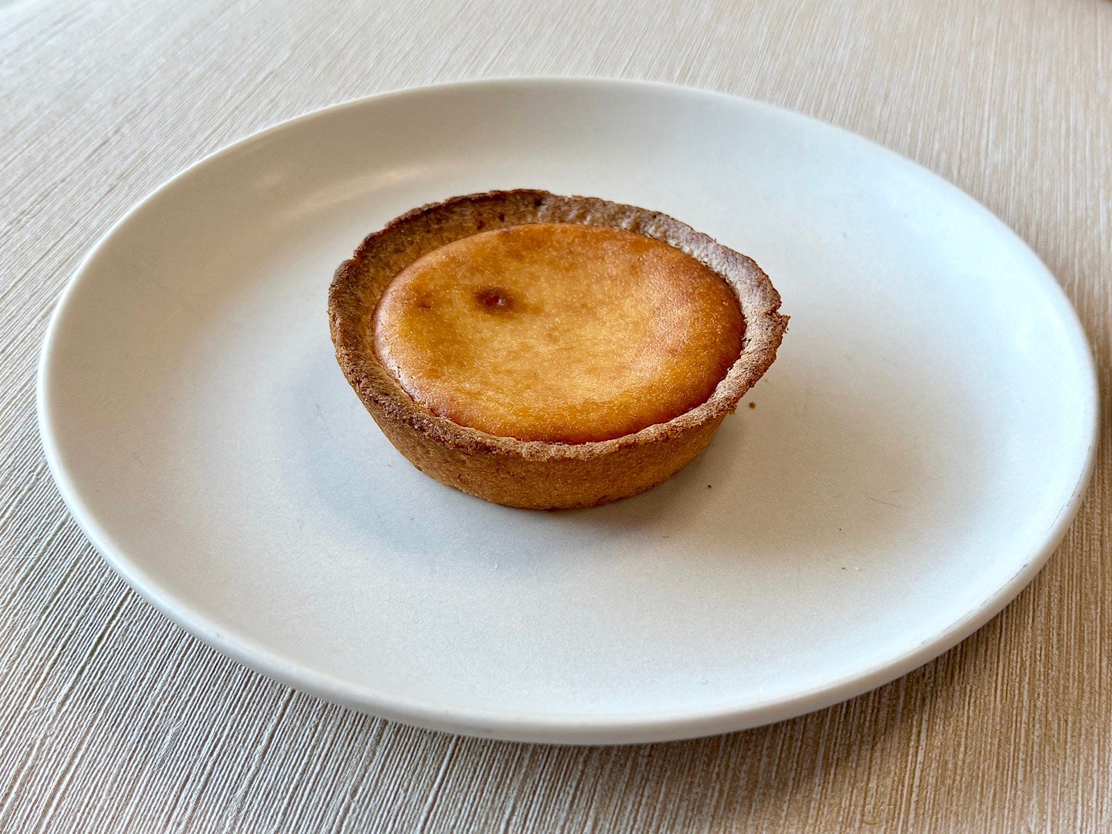 チーズの味わいが濃くておいしい！ チーズケーキ好きこそぜひ食べてほしい焼き菓子です