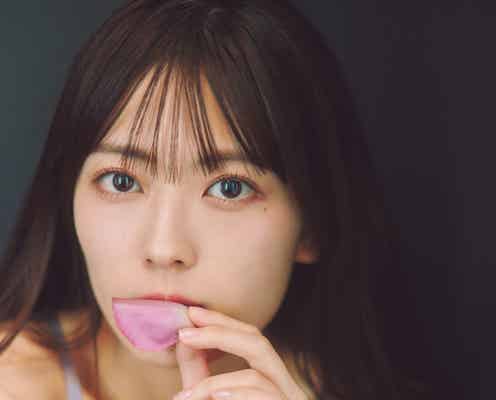 乃木坂46岩本蓮加、ランジェリー姿で上目遣い 先行カット第9弾解禁&5都市でパネル展開催決定【いたずらな風】