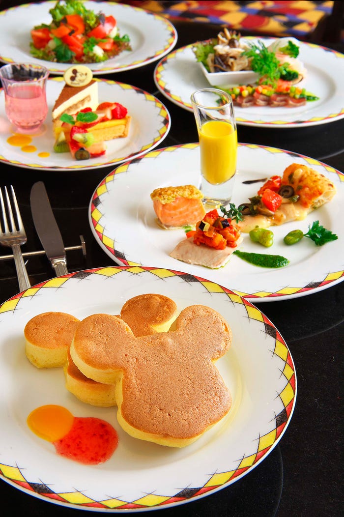 ランチイメージ/シェフ・ミッキー(C)Disney