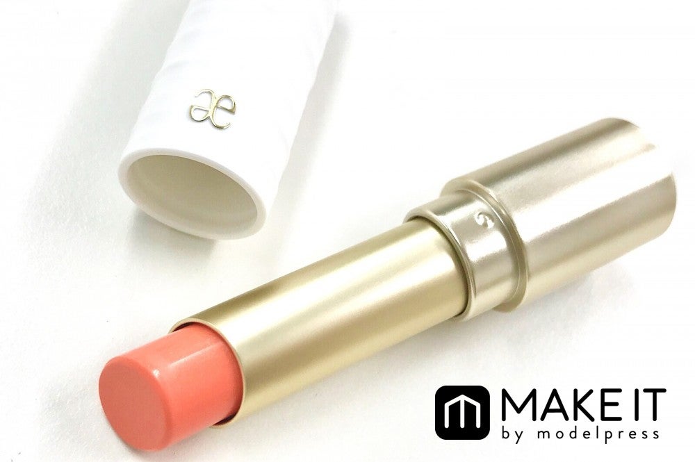 エレガンス クルーズ／ライブリー ルージュ／OR01／2,500円（税抜） (C)メイクイット