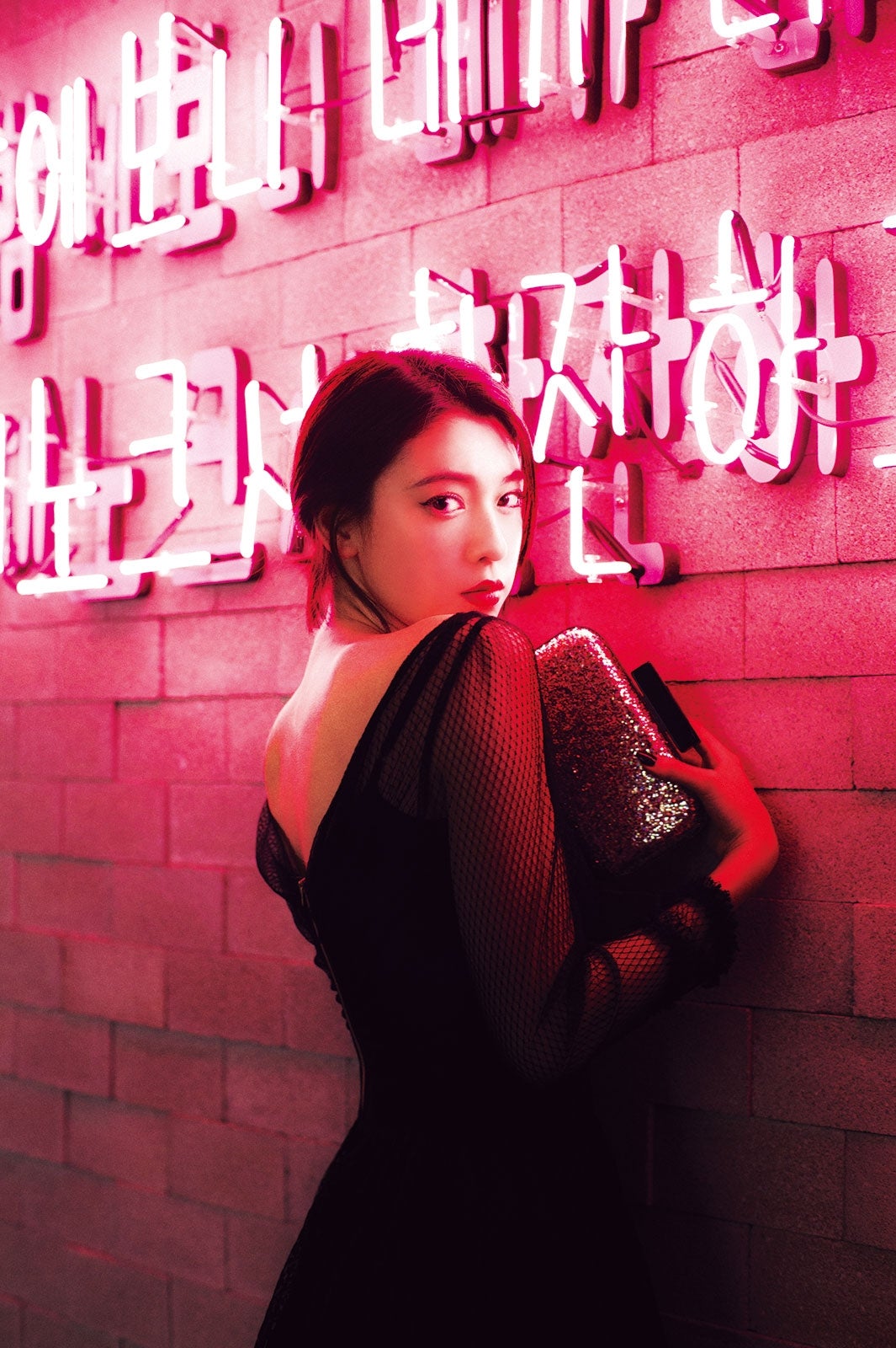 「みよしーくれっと」より 撮影／MARCO　(C)集英社