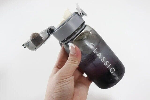 ダイソー　茶こし付ワンタッチ式ボトル（400mL）
