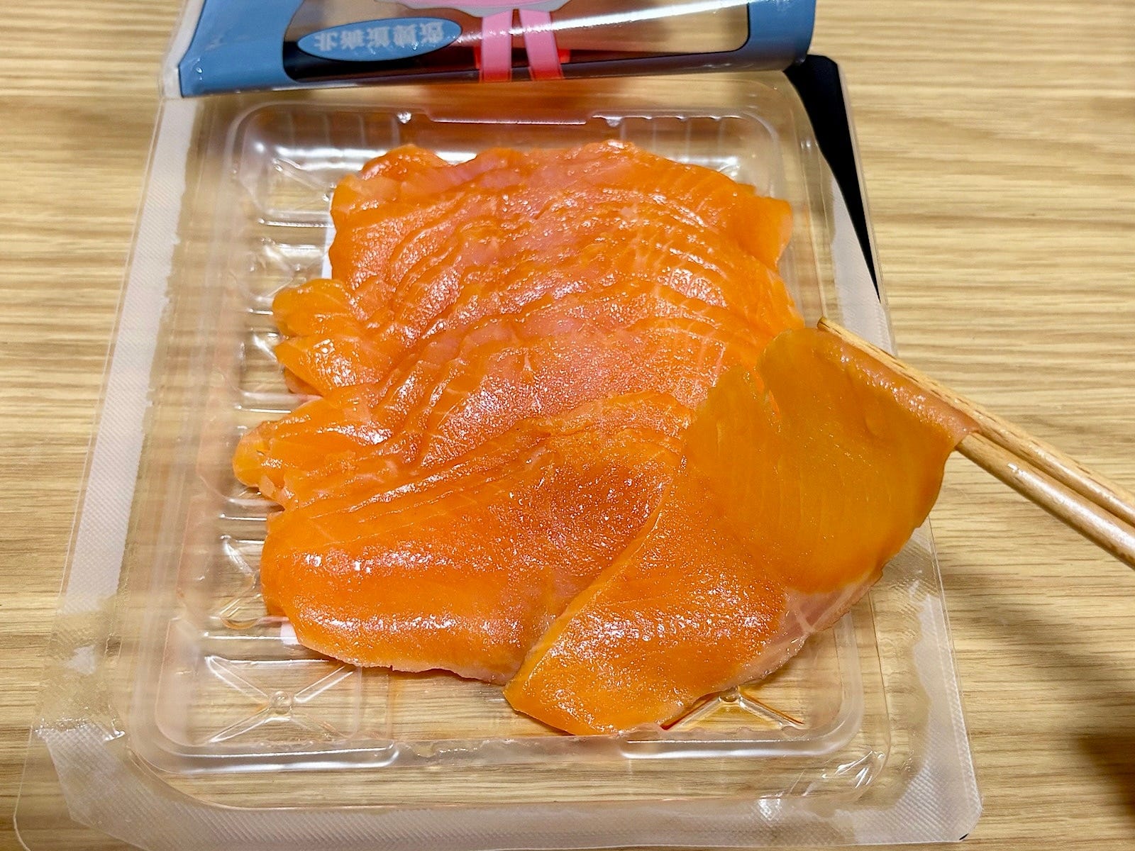 筆者が購入したパックには、サーモンが14枚入っていました