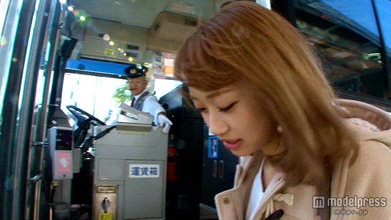 バスに乗車も「Suica使えないの？！」と仰天（画像提供：テレビ東京）