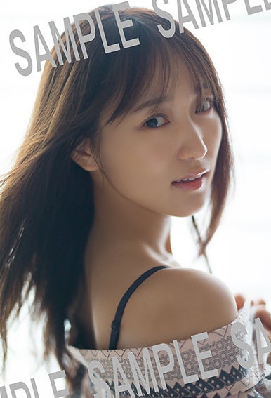 菅井友香／封入特典ポストカード（C）細居幸次郎／集英社