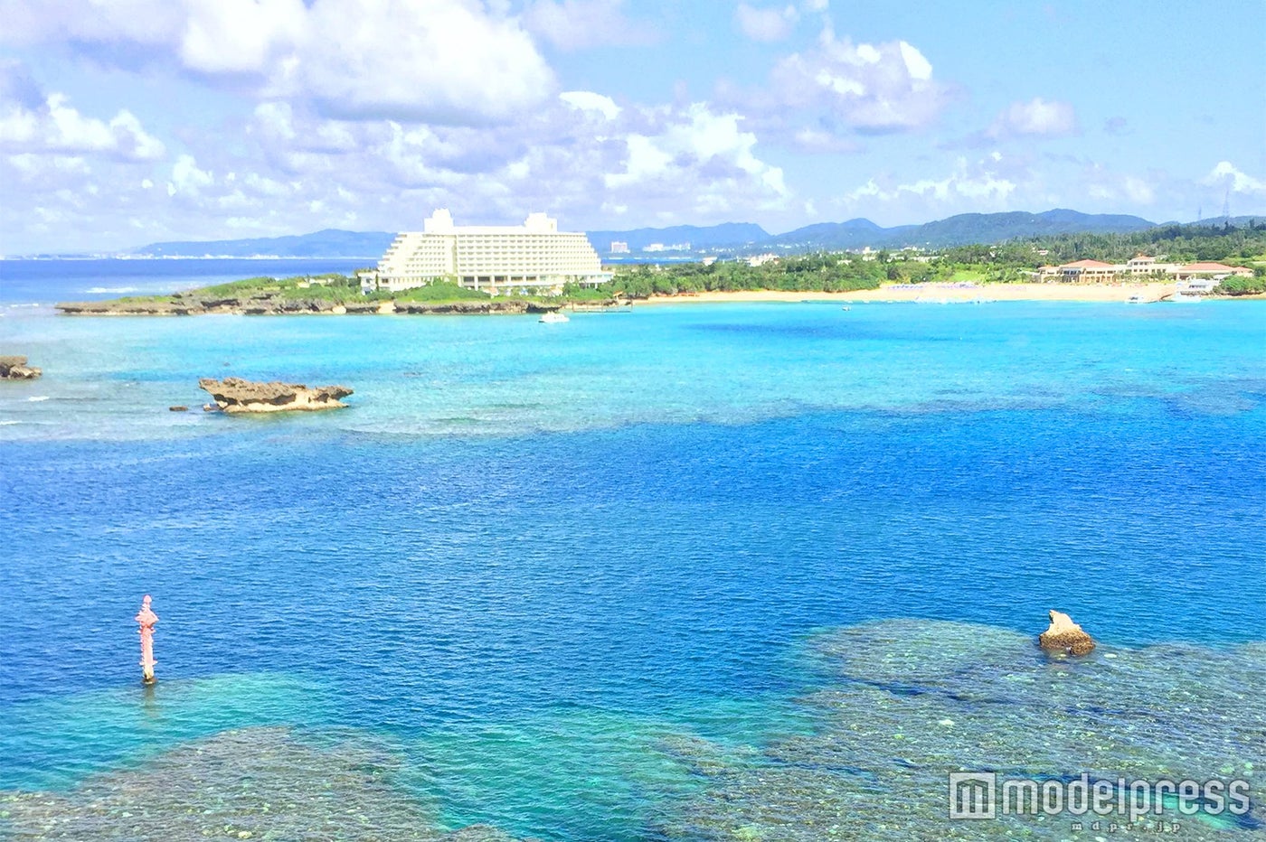吸い込まれそうな青い海と空が美しい沖縄（C）モデルプレス