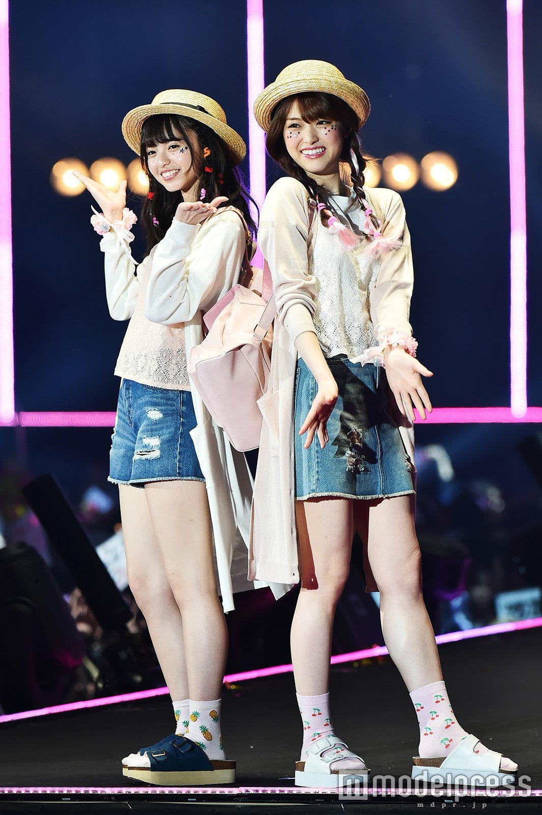 「第22回 東京ガールズコレクション2016 SPRING／SUMMER」齋藤飛鳥、松村沙友理（C）モデルプレス