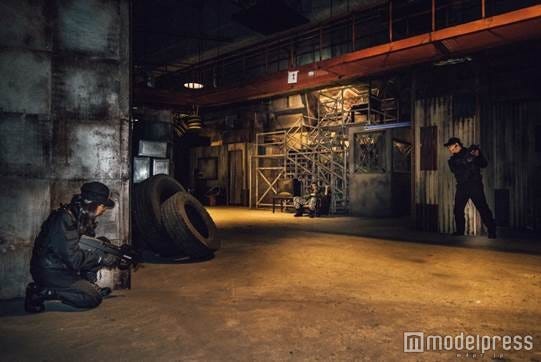 新宿「インスパイヤ」で本格スパイ体験 高難易度の謎解きに挑戦