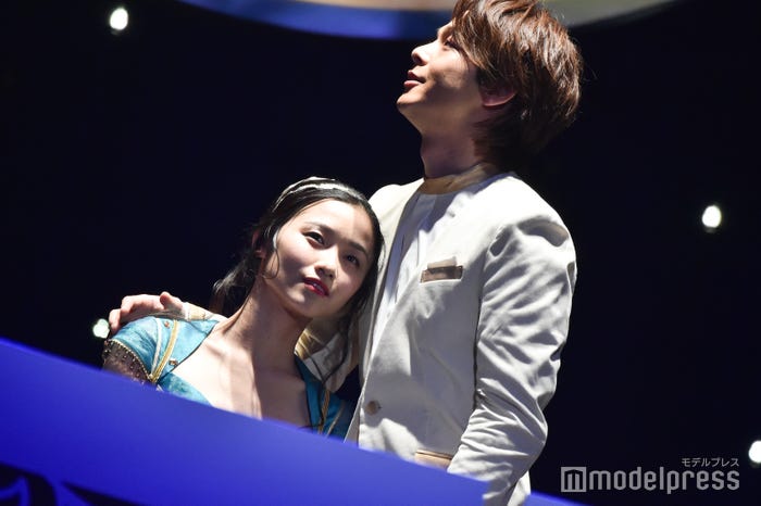 (左から)木下晴香、中村倫也(C)モデルプレス