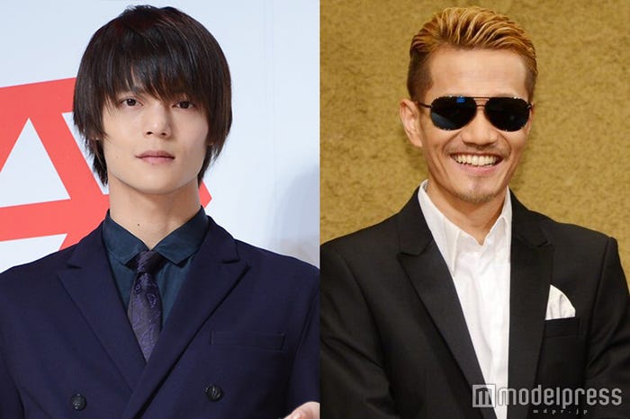 窪田正孝(左)、“大ファン”EXILE ATSUSHI(右)からのサプライズに感激(C)モデルプレス