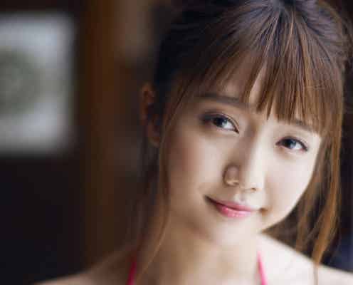 「non-no」松川菜々花、美バスト覗く水着姿披露 豪雨でも撮影