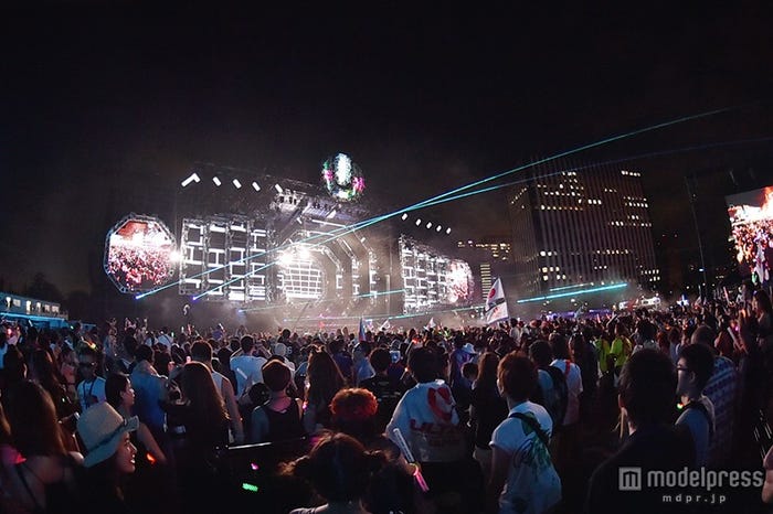 DJ SNAKEステージ