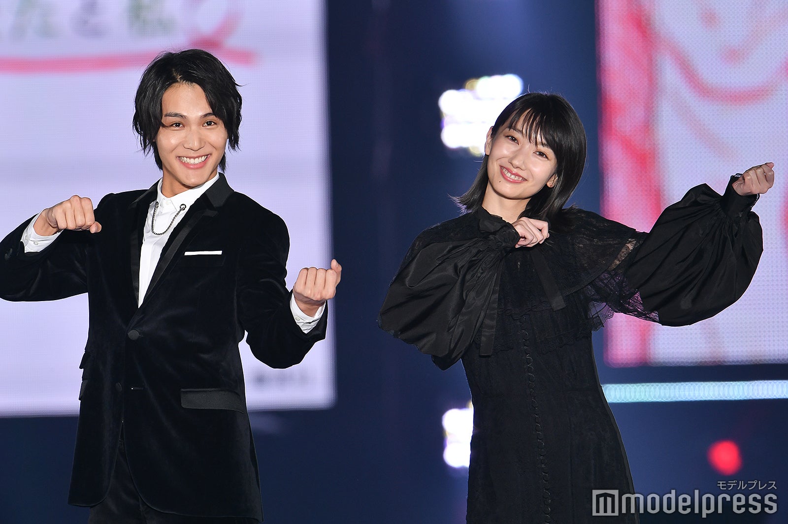 中川大志、波瑠（C）モデルプレス