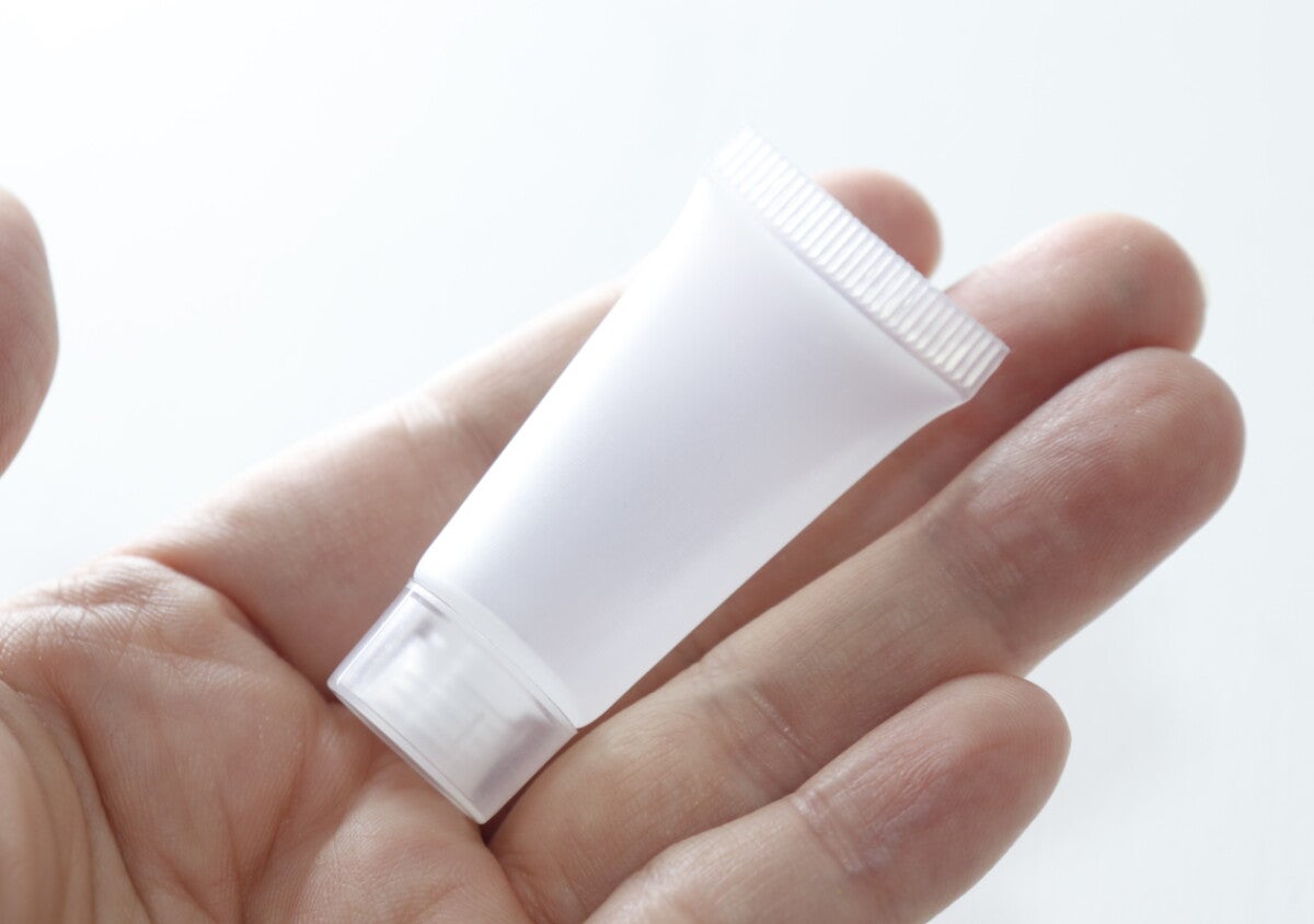 “ミニサイズ”に驚き！さすがに小さすぎる…！持ち運びに便利な100均の詰め替えチューブ