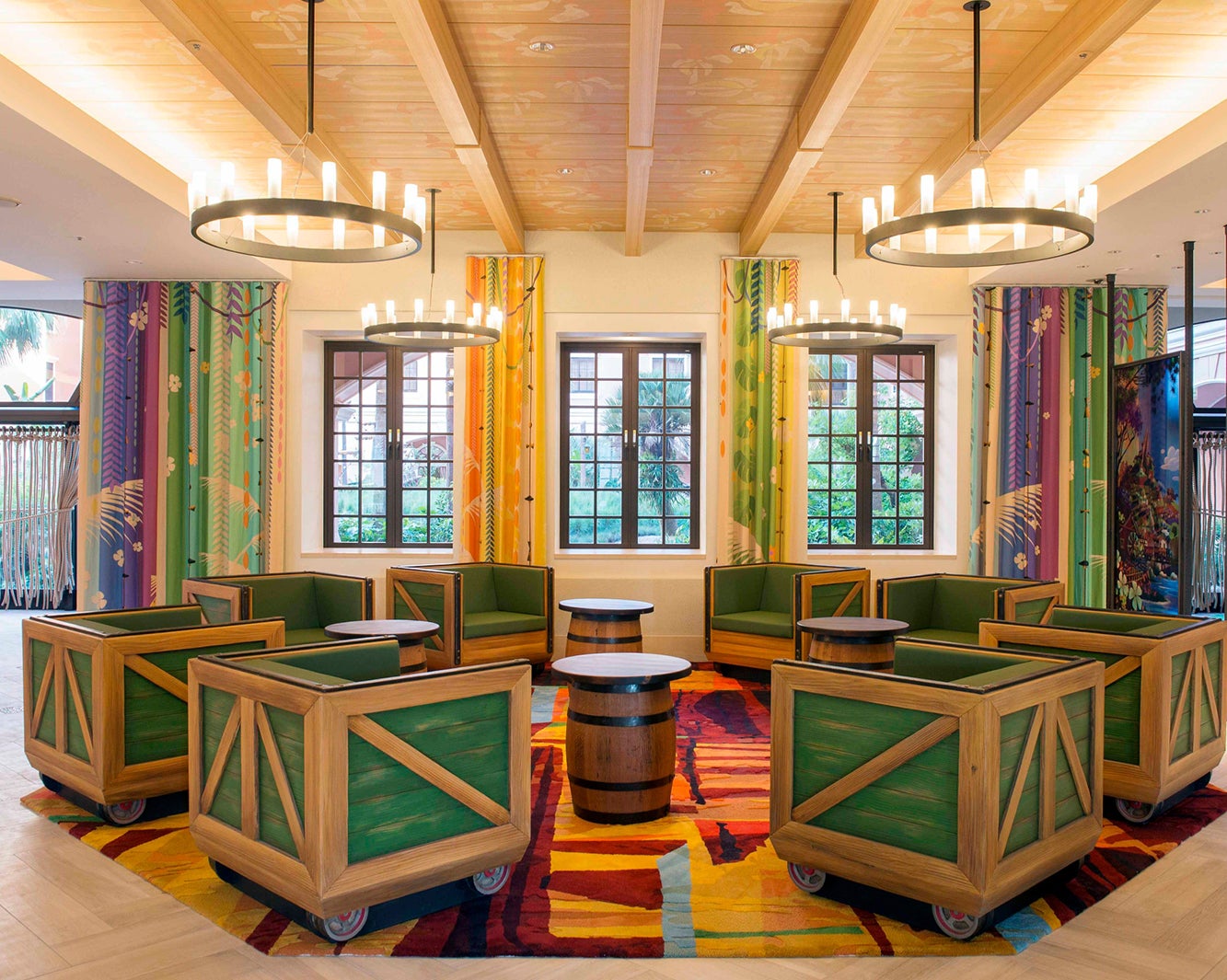 ｢東京ディズニーセレブレーションホテル：ディスカバー」”ディスカバー”ロビー（C）Disney