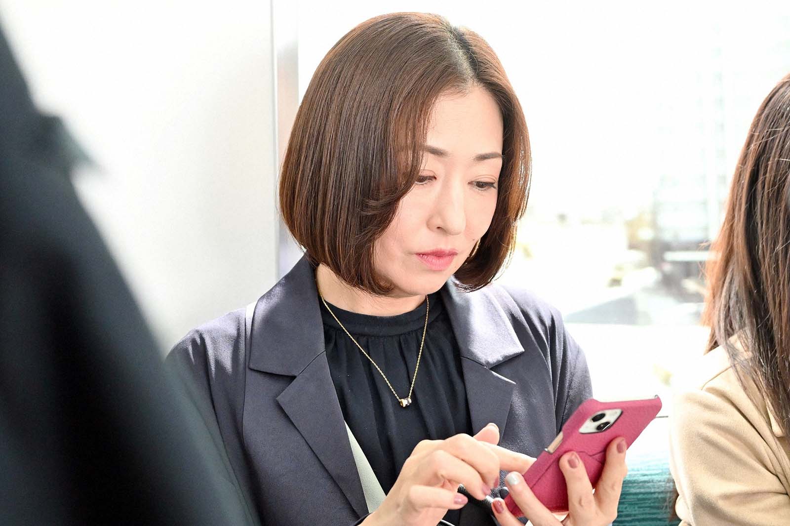 松雪泰子「ペンディングトレイン―８時２３分、明日　君と」第1話より（C）TBS