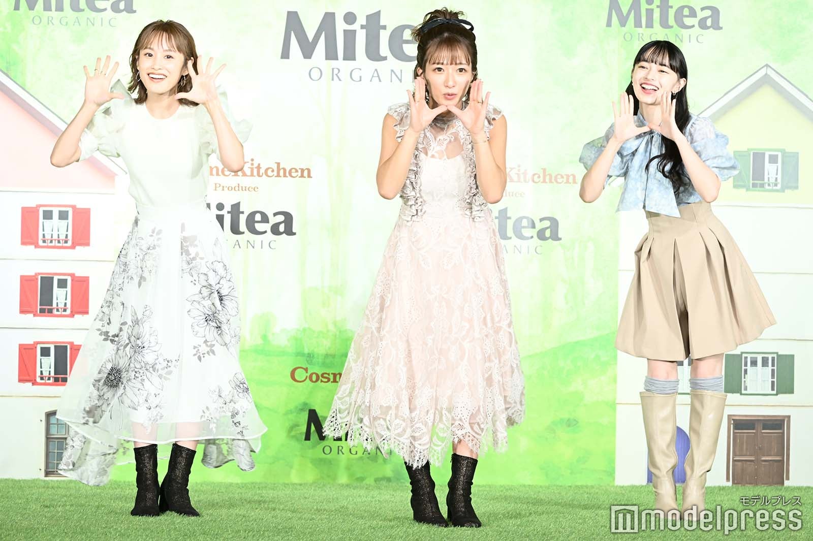 “ミティアダンス”を披露する高橋愛、辻希美、上國料萌衣（C）モデルプレス