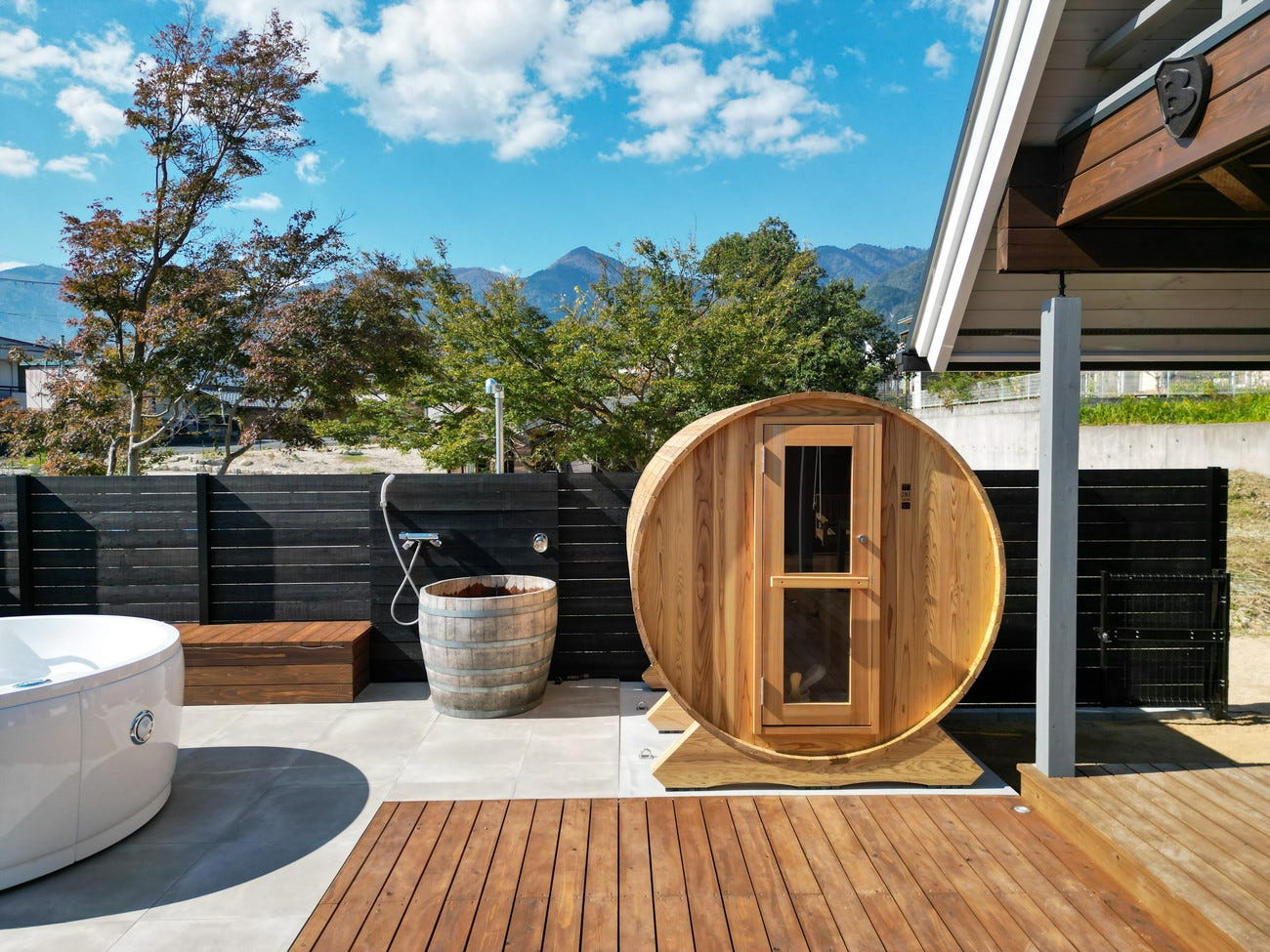 滋賀にサウナ付き貸切別荘「IZA近江舞子」卓球にゲームなど娯楽も充実