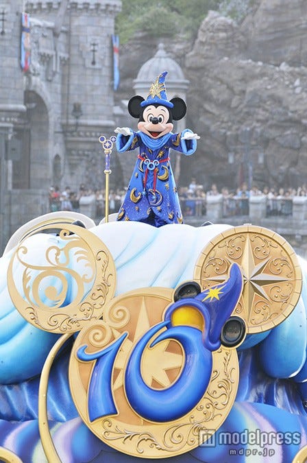 グリーティングショー「Be Magical!」の当時の様子/(C)Disney