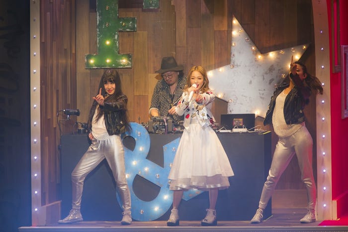 西野カナ/「The Nishino Family Secret Party 2016」ファイナル公演より