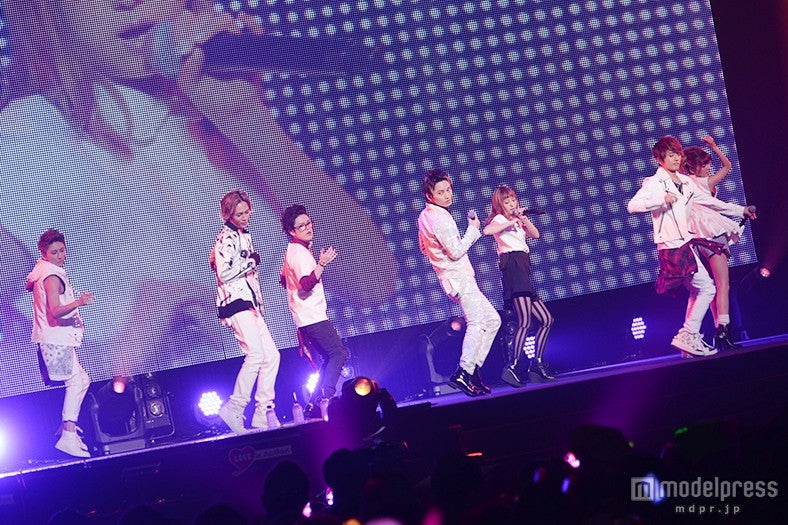 AAA「10周年を盛り上げていきたい」 圧巻パフォーマンスで武道館を最高潮に