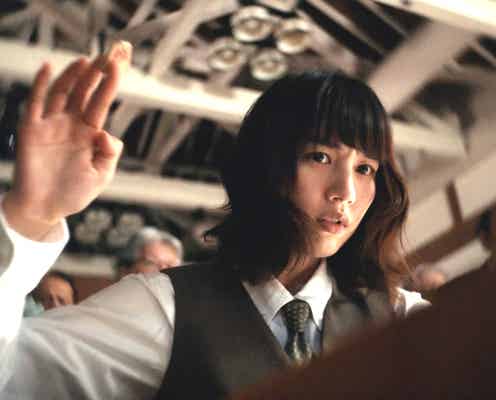 のん主演「MISS KING / ミス・キング」怒とうの“反撃編”開幕 龍也(森愁斗)&由奈(鳴海唯)の大胆ハグシーンに「激メロすぎ」と反響
