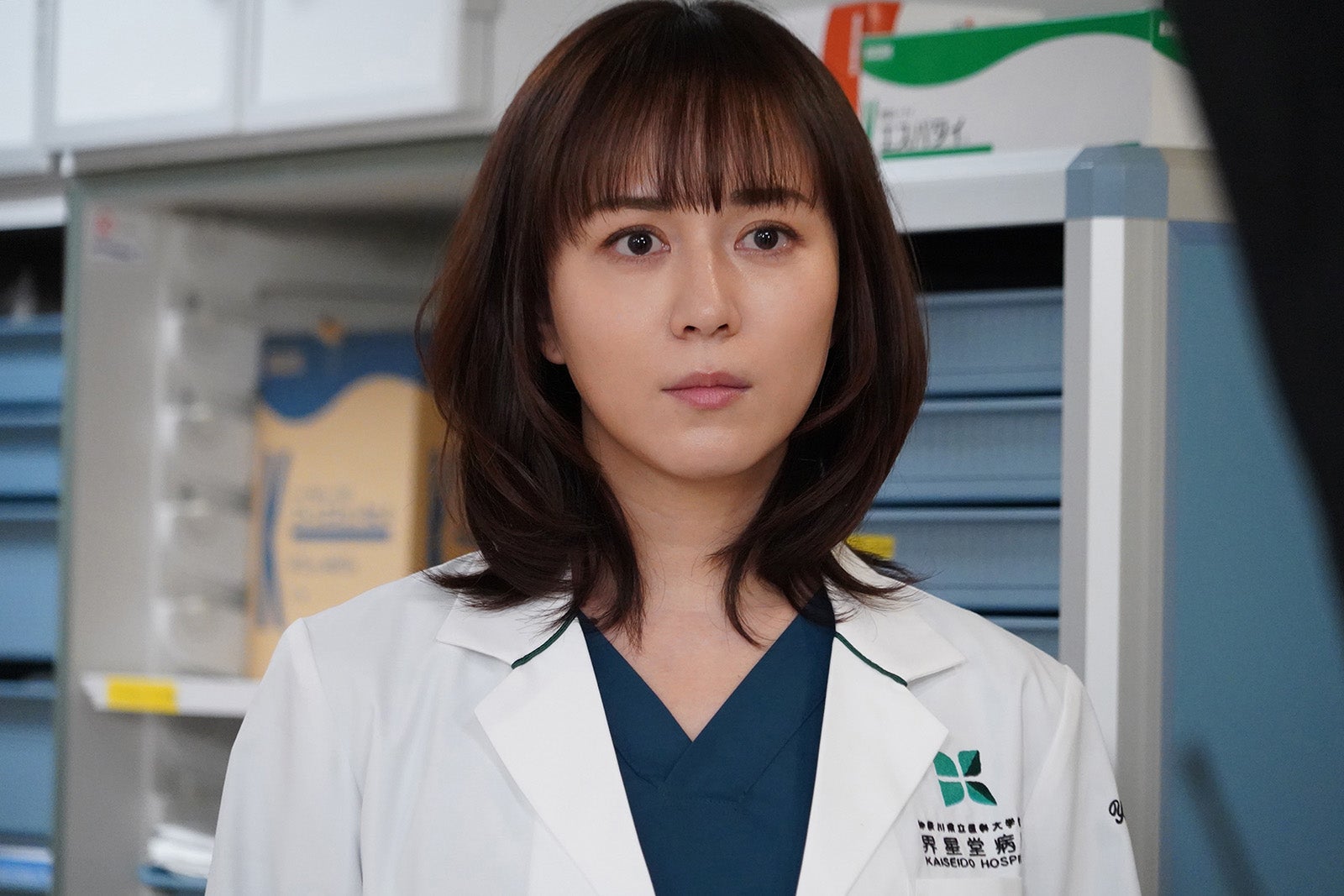 比嘉愛未／「大病院占拠」第3話（C）日本テレビ