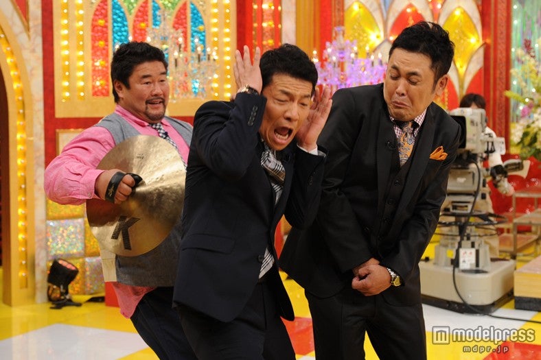 MCを担当する、お笑いコンビのくりぃむしちゅー／25日放送「芸能界もしもアワード　びっくりぃむ2014」（テレビ朝日系、午後6：56～）より