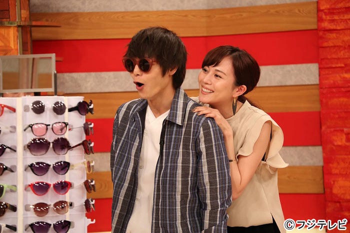 窪田正孝、比嘉愛未「ホンマでっか!?TV豪華新ドラマ俳優、女優陣禁断モテテク披露スペシャル」より(C)フジテレビ