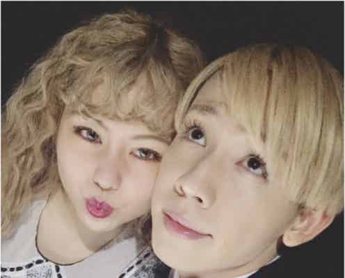 ぺこ&りゅうちぇる、“モノトーン”が新鮮!普段とのギャップに反響