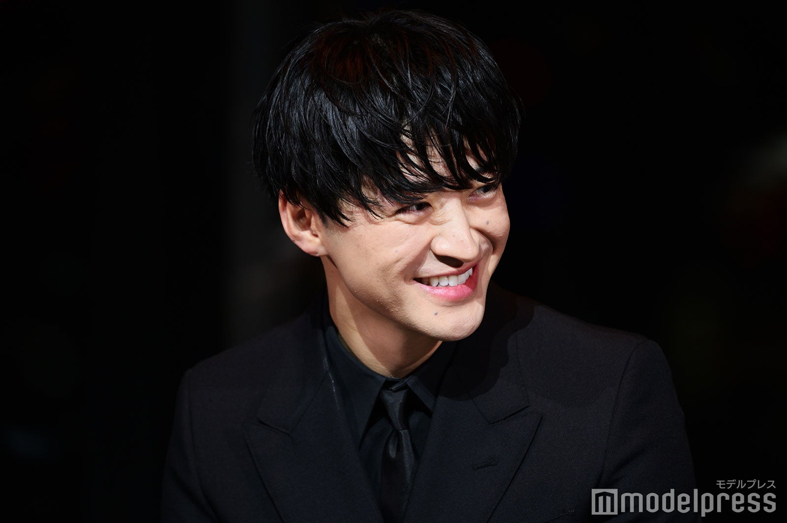 佐野玲於（C）モデルプレス