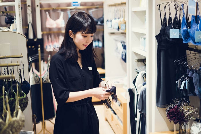 新番組「#nakedEve」場面カット (C)関西テレビ