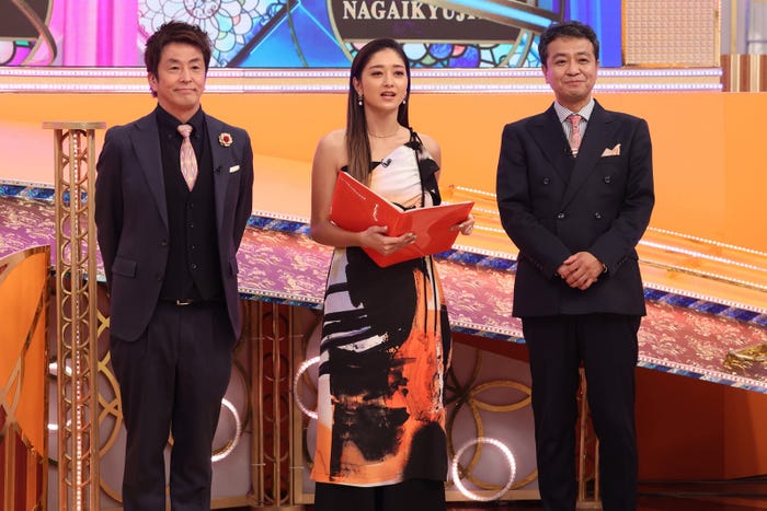 堀内健、池田美優、中山秀征(C)フジテレビ