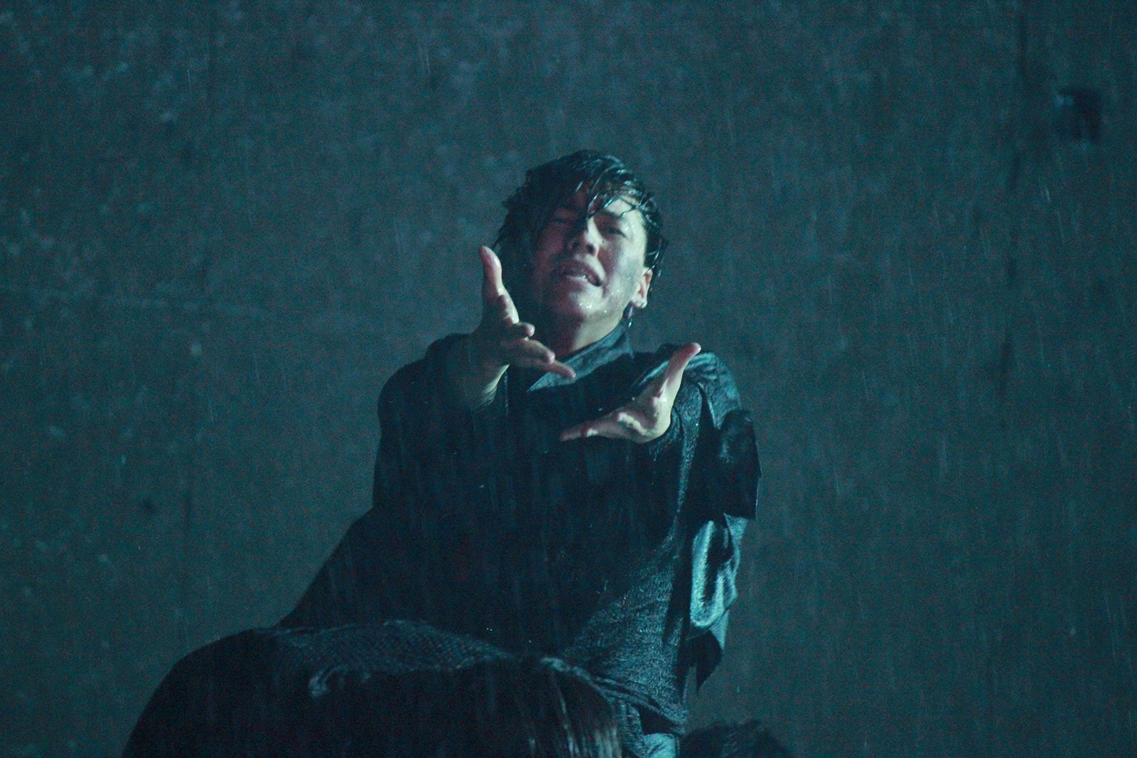 ストーリー性の高い映像と歌詞に注目（画像提供：DD）