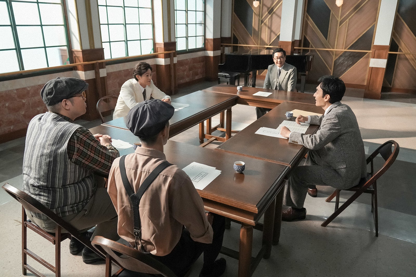 満腹満、新納慎也、村角ダイチ、安井順平、草なぎ剛「ブギウギ」第26話（C）NHK