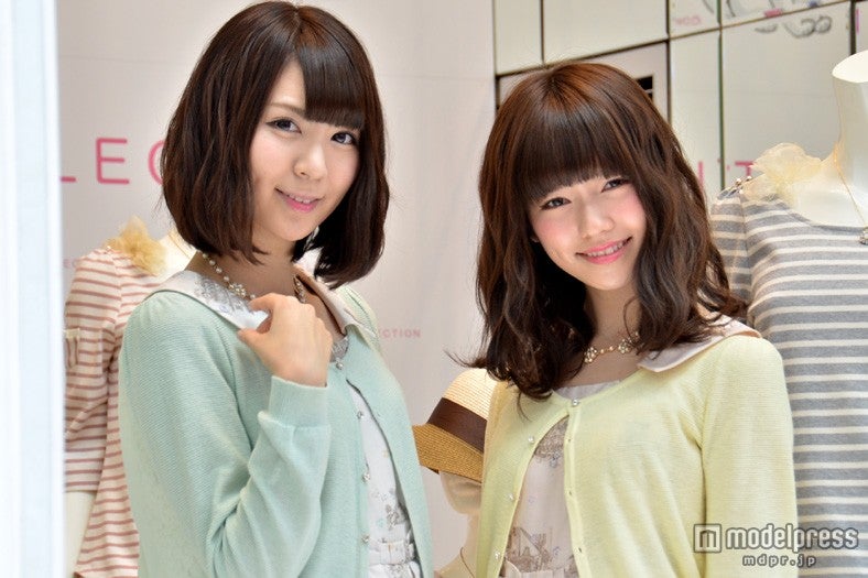 AKB48島崎遥香＆菊地あやか、ガーリー服でキュートなマネキンに変身