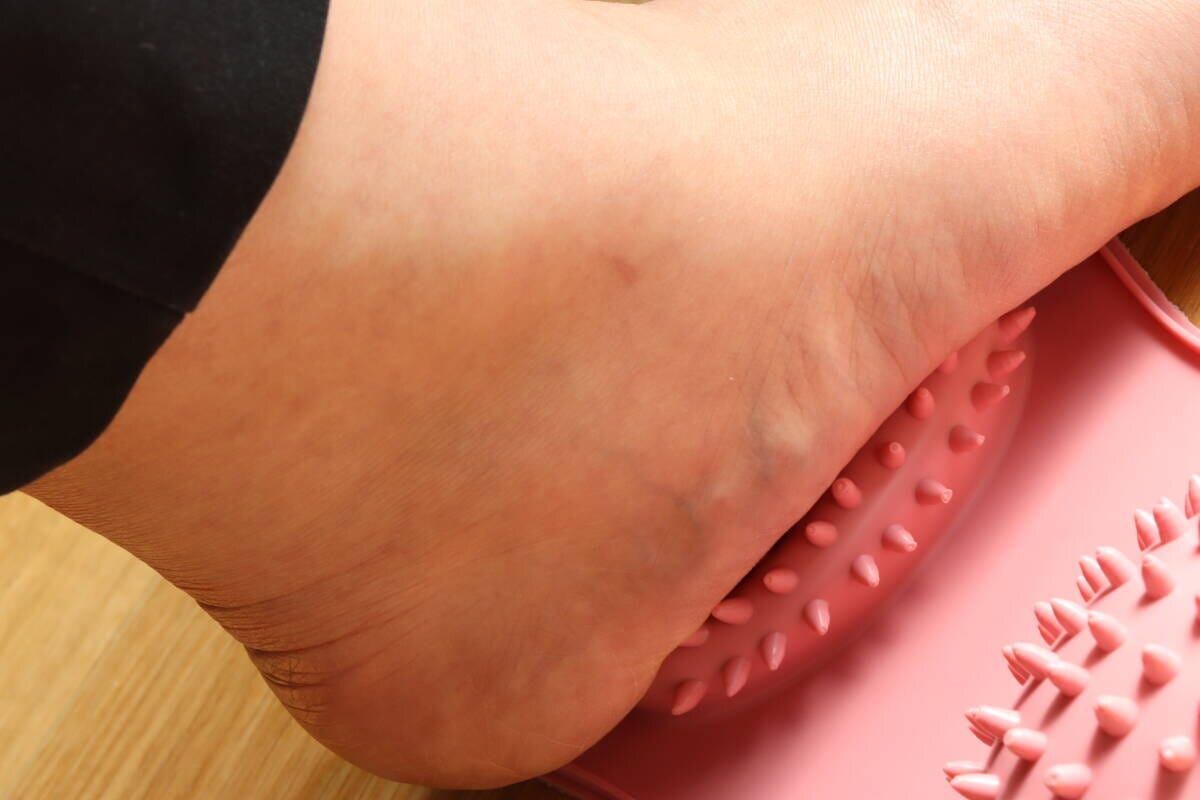 フットリフレッシュボード　凹む