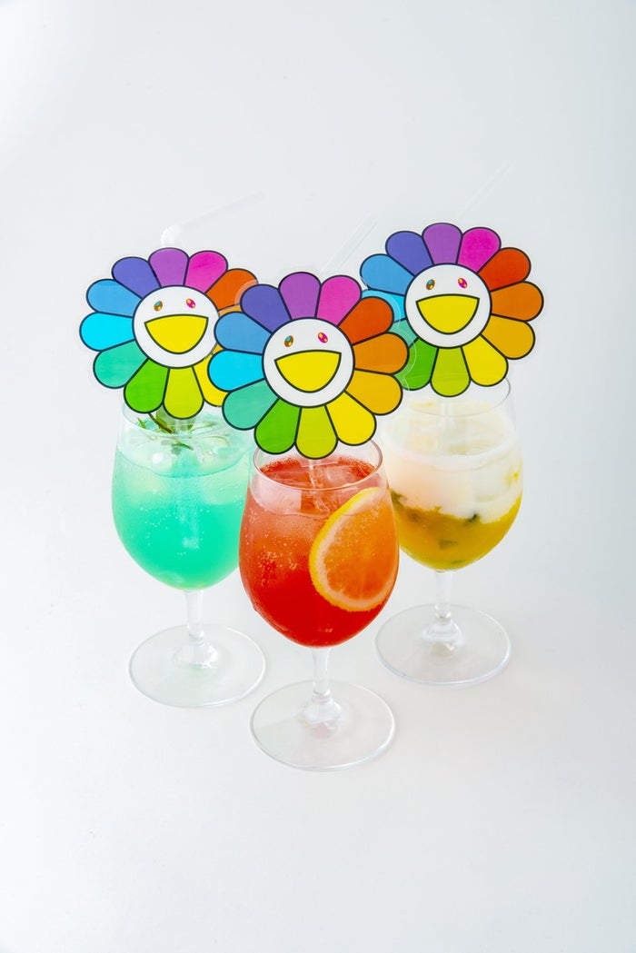 お花オリジナルドリンク(C)2021 Takashi Murakami/Kaikai Kiki Co.,Ltd.All Rights Reserved.