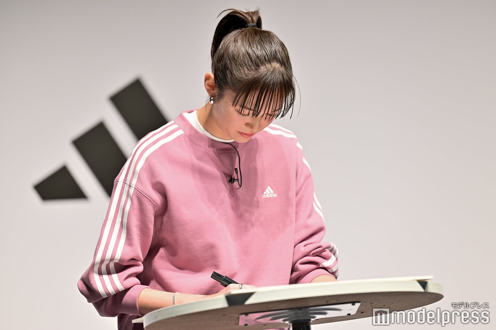 佐藤栞里（C）モデルプレス