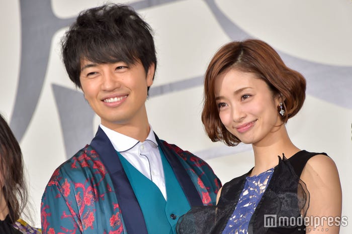 斎藤工、上戸彩(C)モデルプレス