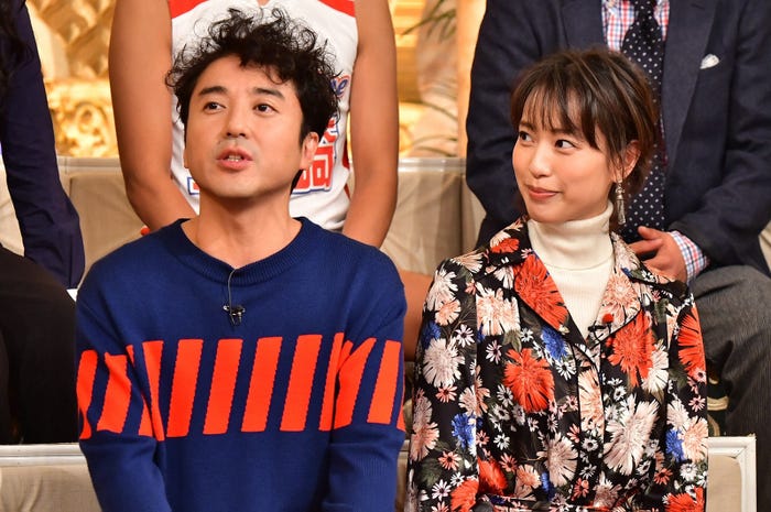 ムロツヨシ、戸田恵梨香 (C)TBS