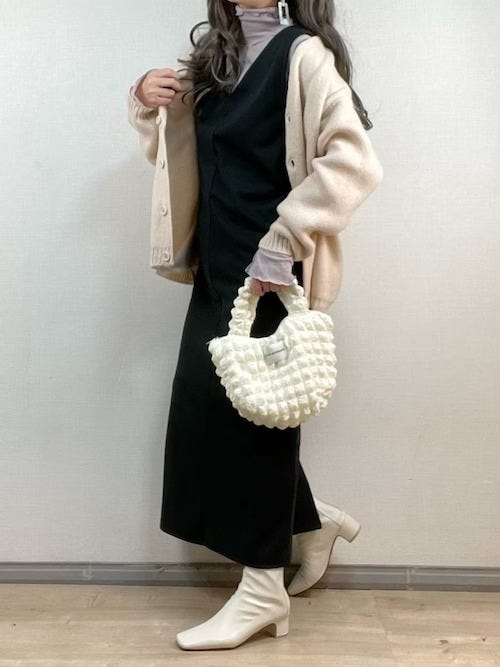 白カーディガン