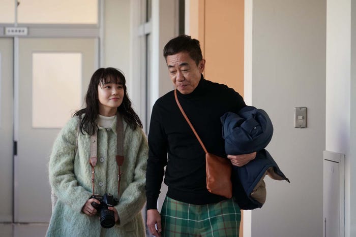 奈緒、木梨憲武「春になったら」第4話より(C)カンテレ