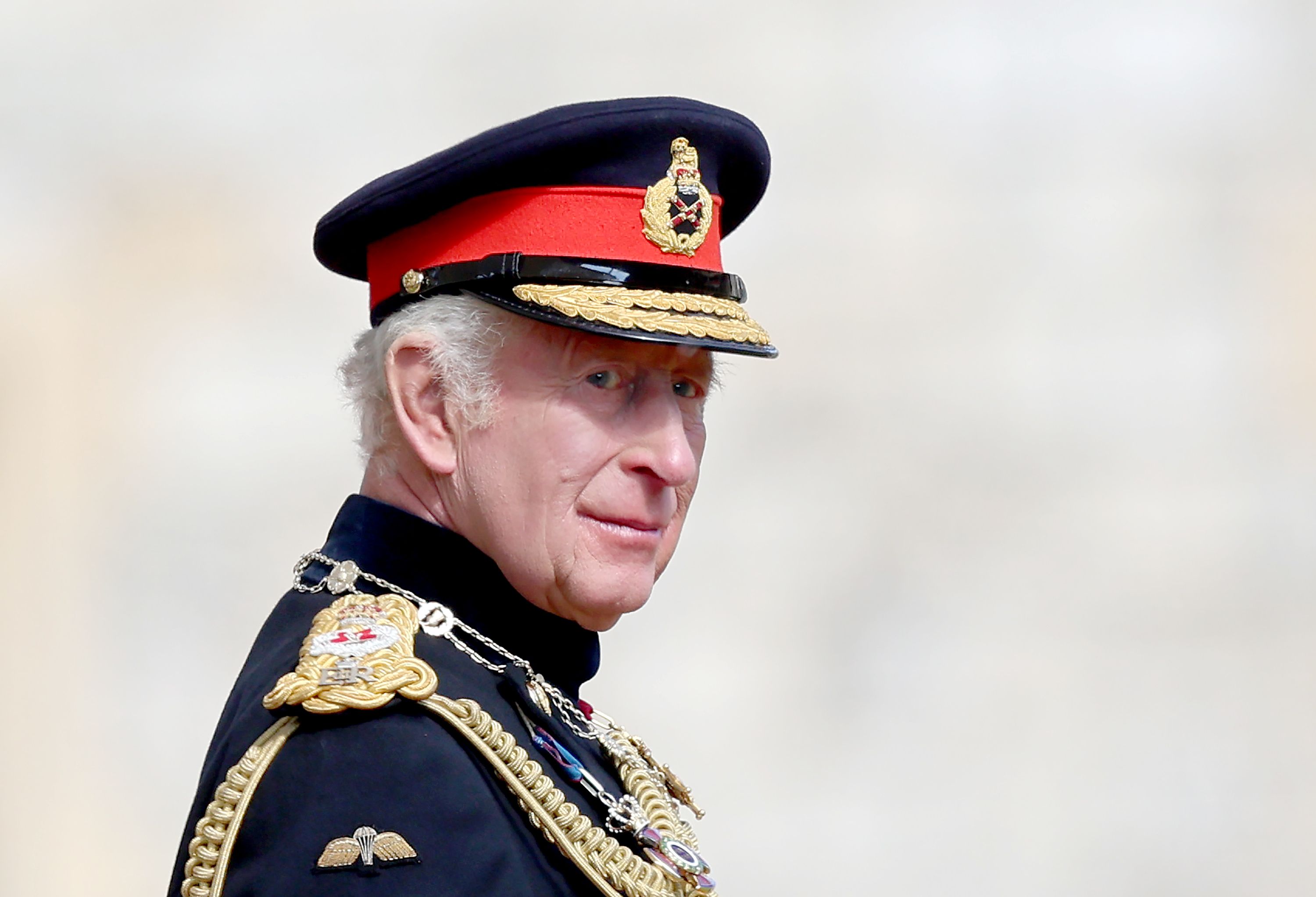 チャールズ国王とウィリアム皇太子夫妻が声明を発表。アンドリュー元王子をめぐる疑惑に「深い懸念」