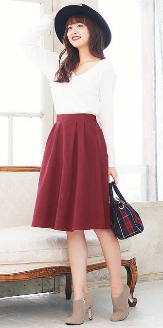 ピーチ起毛シンプルミディ丈フレアスカート「神戸レタス」1990円（税込）／画像提供：神戸レタス