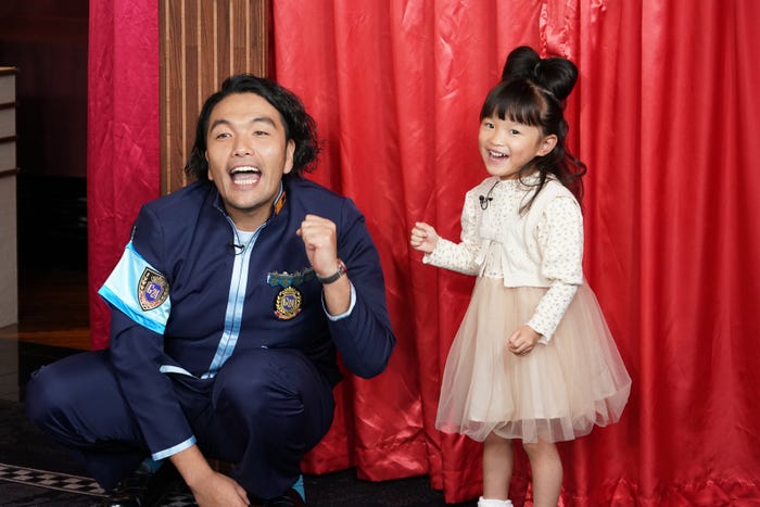 盛山晋太郎、村方乃々佳ちゃん(C)日本テレビ