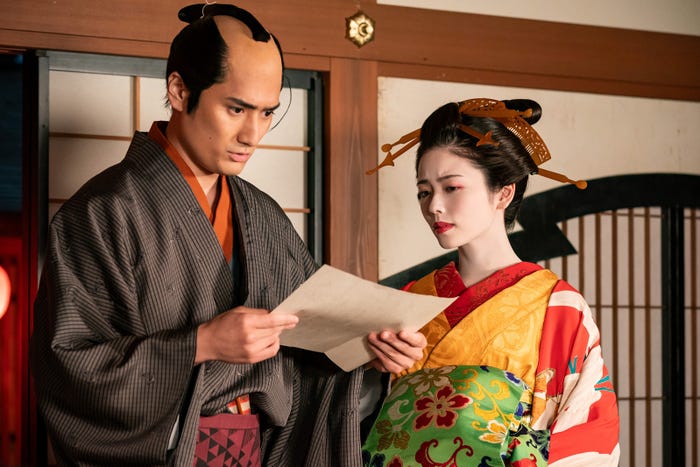 中村隼人、小芝風花「べらぼう~蔦重栄華乃夢噺~」第3話(C)NHK